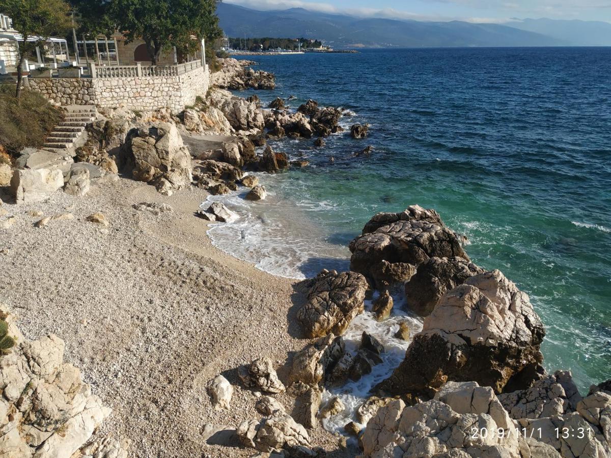 Apartments Maricic 200 Meters From The Beach Novi Vinodolski Exterior foto