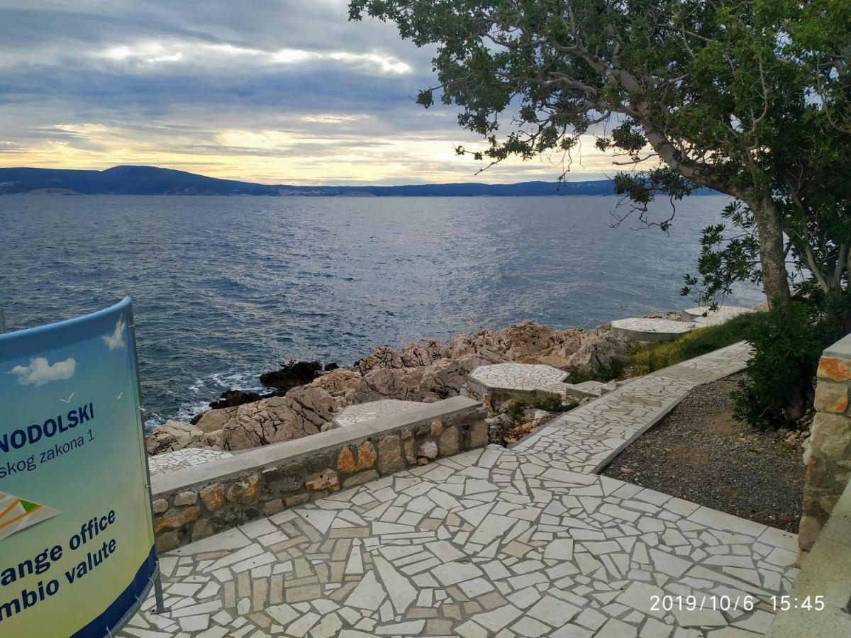 Apartments Maricic 200 Meters From The Beach Novi Vinodolski Exterior foto